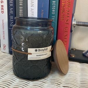 New Broyhill Bamboo Mist Soy Blend 19oz Candle